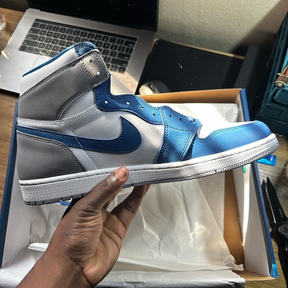 I'm selling size 15 jordan 1's OG true blue